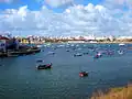Skyline von Portimão, vom Hafen in Ferragudo aus gesehen
