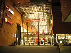 Südeingang der Potsdamer Platz Arkaden am Abend