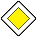 Vorfahrtstraße