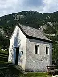 St.-Anna-Kapelle in Oberproßegg, rechts hinten der Obere Steiner Wasserfall