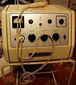 „Psychotron“ zur Verabreichung von Elektroschocks