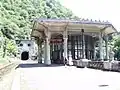 Stationspavillon von der dem Gleis zugewandten Seite