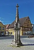 Pumpbrunnen an der Hauptstraße