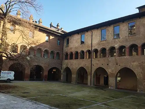 Der Innenhof des Broletto.