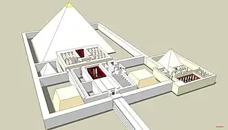 Zeichnung einer von einer Mauer umgebenen Pyramide. An einer Seite der Pyramide erstreckt sich ein Gebäude mit vielen Räumen, und am gegenüberliegenden Ende des Gebäudes führt ein Damm aus dem Rahmen heraus.