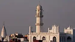 Weißes Minarett