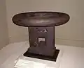 Stoßwerk aus der späten Qing-Dynastie mit Torus-förmiger Schwungmasse