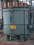 Älterer Starkstrom-Quecksilberdampf­gleichrichter von Siemens, für 560 V und 1330 A