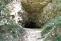 Die Räuberhöhle nahe der Mündung