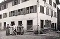 Die Töchter von Jakob Geiger mit einem Angestellten, 1914