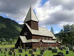 Foto einer hölzernen Kirche