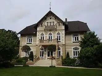Villenartiges Bauernhaus im Ortsteil Hamerstorf