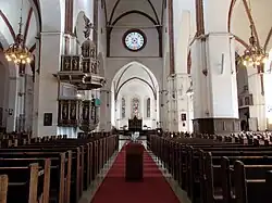 Langhaus und Chor