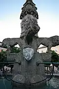 Westliche Löwenfigur mit dem Pfälzer Löwen
