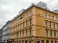 Radetzkystraße 6 mit dem „Tunesischen Dorf“ als Dachaufbau