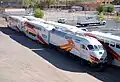 Zwei New Mexico Rail Runner Express MP36PH-3C Züge, abgestellt im Bw Albuquerque