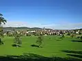 Die Kirche am höchsten Punkt der Altstadt dominiert das Stadtbild