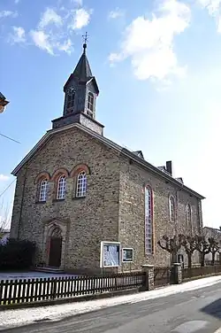 Ev. Kirche, erbaut 1839/1840; Architekt ist Eduard Zais