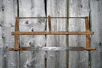 Gestellsäge mit Spannschnur und Knebel