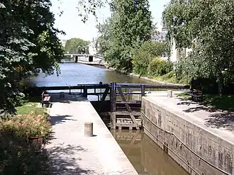 Beginn des Kanals in Rennes an der Schleuse zur Vilaine