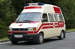 T4 Rettungswagen (ÖRK) (GP 1996–2003, langer Radstand, Hochdach als Sonderanfertigung)