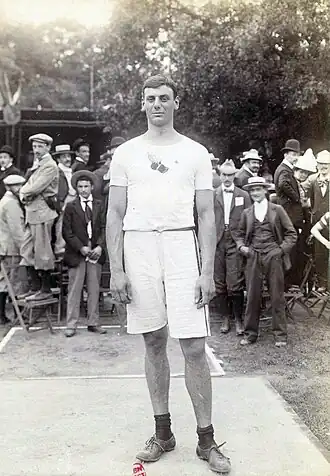 Der Olympiadritte Richard Sheldon, auch Gewinner des&nbsp;Kugelstoßens