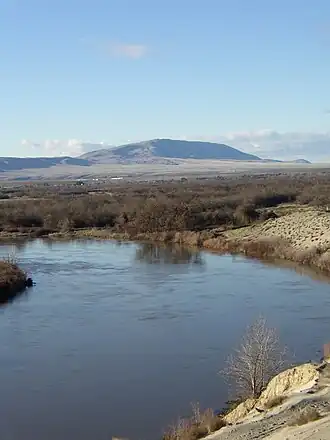 Blick auf den Rattlesnake Mountain vom Horn Rapids Golf Course in Richland