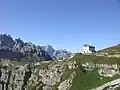 Hütte und südwestliche Umgebung