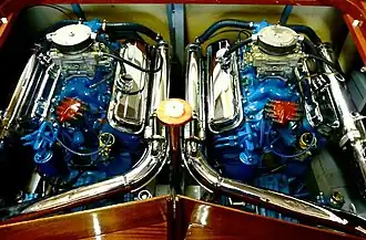 Motoren Riva Super Aquarama #217, 2× V8 mit 7,0 Liter Hubraum und 320 PS