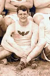 Robert Cloughen 1907 im Ziel beim Marathon