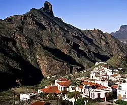 Roque Bentayga von Tejeda aus gesehen