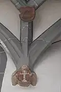 Konsole, Engel mit Kreuz
