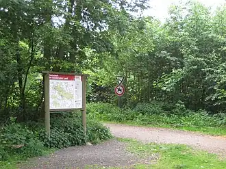 Am Wandererparkplatz des Roten Bergs