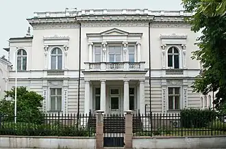Wielopolski-Residenz an der Prachtstrasse Al. Ujazdowskie
