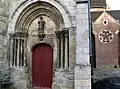 Teilansicht des Kirchenportals