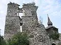 Ruine mit Fensterresten