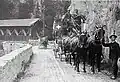 Letzte Fahrt der Postkutsche nach der Eröffnung der Bahnlinie Disentis - Ilanz am 31. Juli 1912 mit dem Postillon Julius Anton Nay