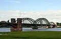 Kölner Südbrücke mit Bahnstromleitung Köln–Sindorf