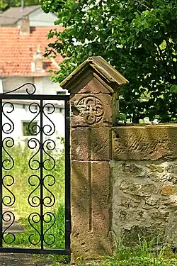 Friedhofsmauer
