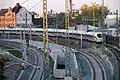 ICE fährt am S-Bahn-Haltepunkt Leipzig-Nord vorbei