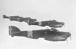 SM.79 fliegen 1941 einen Angriff gegen Malta