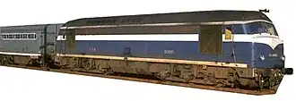 CC 80001 nach dem Umbau auf Dieselantrieb vor einem Heizwagen