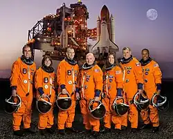 v.&nbsp;l.&nbsp;n.&nbsp;r. Richard Mastracchio, Barbara Morgan, Charles Hobaugh, Scott Kelly, Tracy Caldwell, Dafydd Williams und Alvin Drew