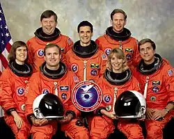 v.&nbsp;l.&nbsp;n.&nbsp;r. Vorne: James Halsell, Susan Leigh Still-Kilrain; Mitte: Janice Voss, Greg Linteris, Donald Thomas; Hinten: Roger Crouch, Michael Gernhardt