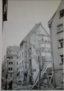 Frieden-straße nach einem Luftangriff