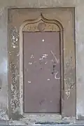 Spätgotisches Portal mit Gedenktafel