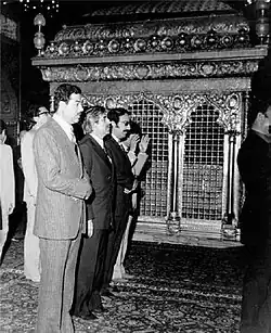 Herr Abgeordneter Saddam Hussein unterhielt viele Auslandsbeziehungen mit dem Ausland