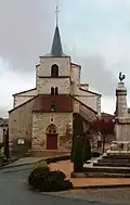 Kirche Saint-Jean-Baptiste und Gefallenendenkmal