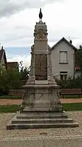 Gefallenendenkmal (6).jpg