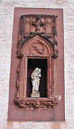 Sakramentsnische der alten Martinskirche in Grünstadt; heute als Spolie in Boßweiler